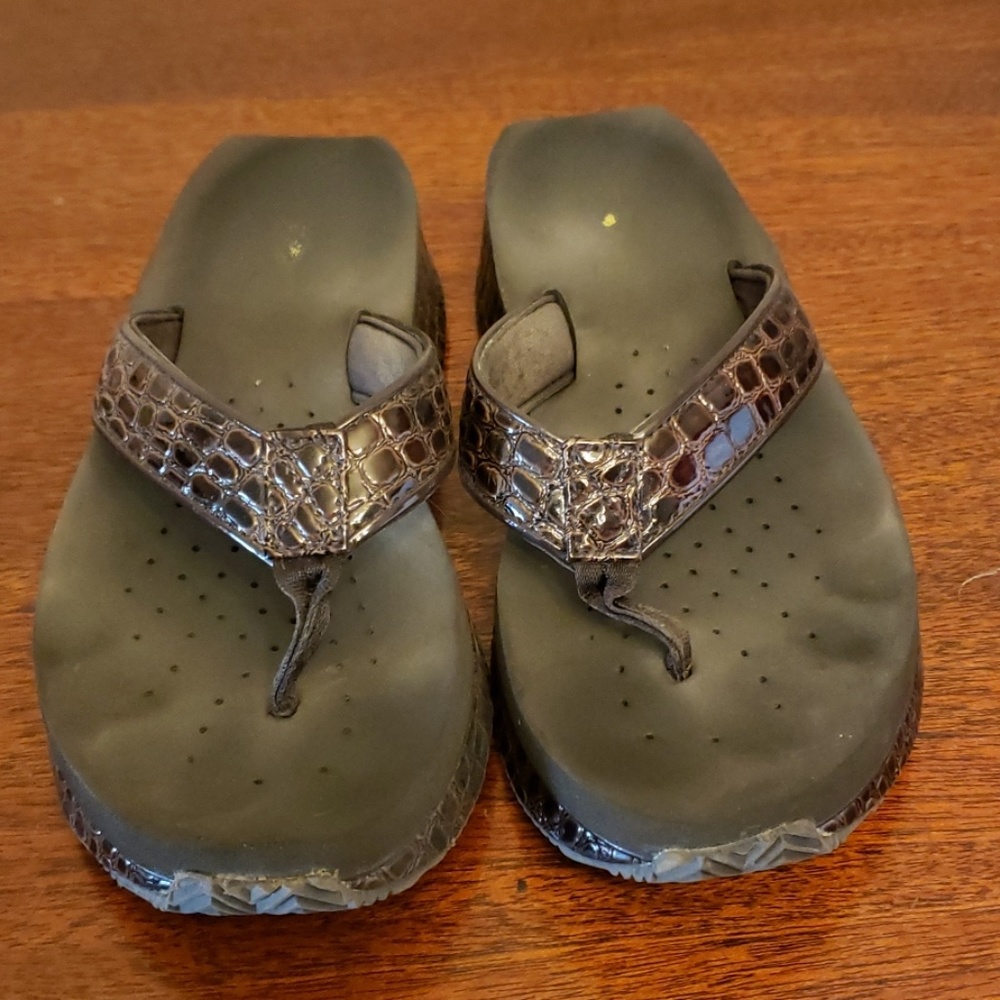 Brown croc volatile sandal